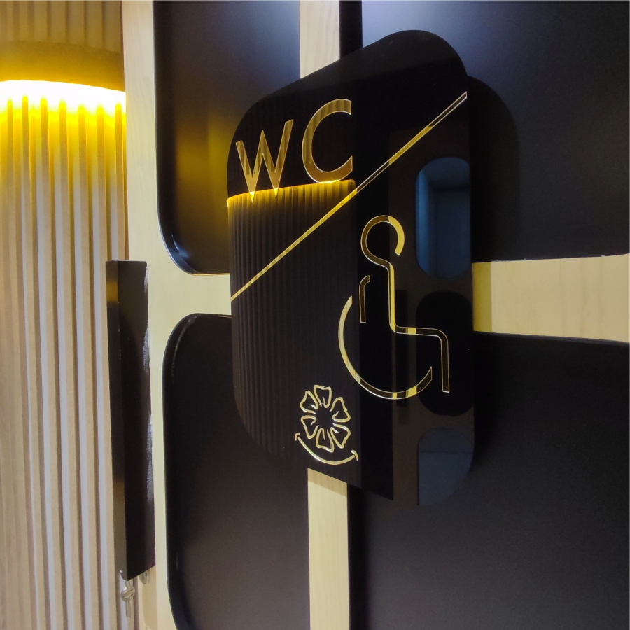 ic-mekan-wc-ozel-tasarim-kapi-tabelasi