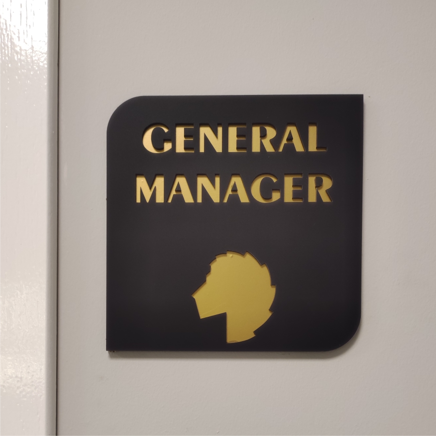 ofis-yonetici-mudur-kapi-isimlik-tabelasi