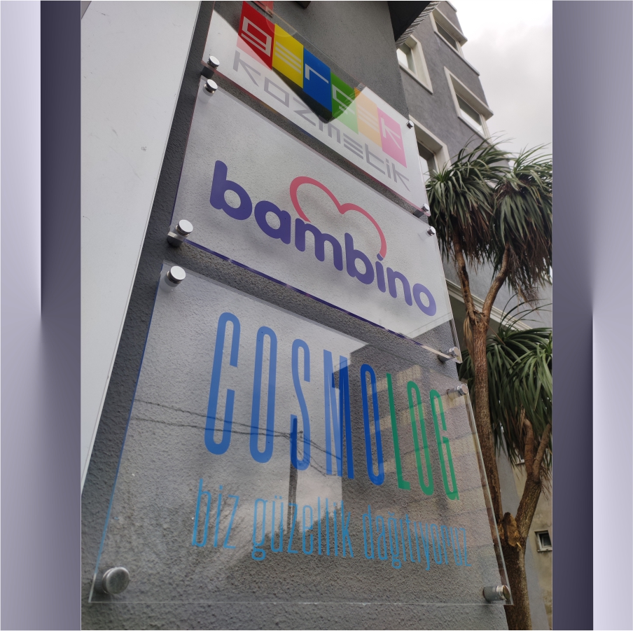 seffaf-pleksi-kapi-tabelasi