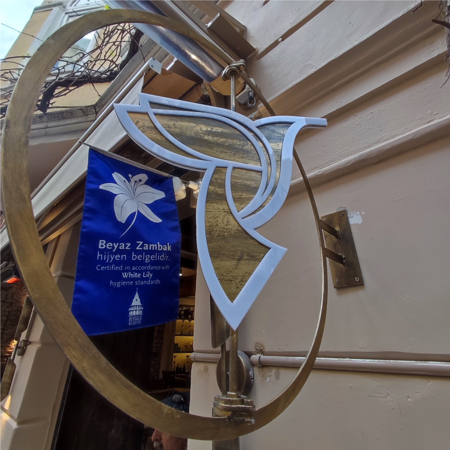 beyoglu-metal-ruzgarla-donen-metal-tabela