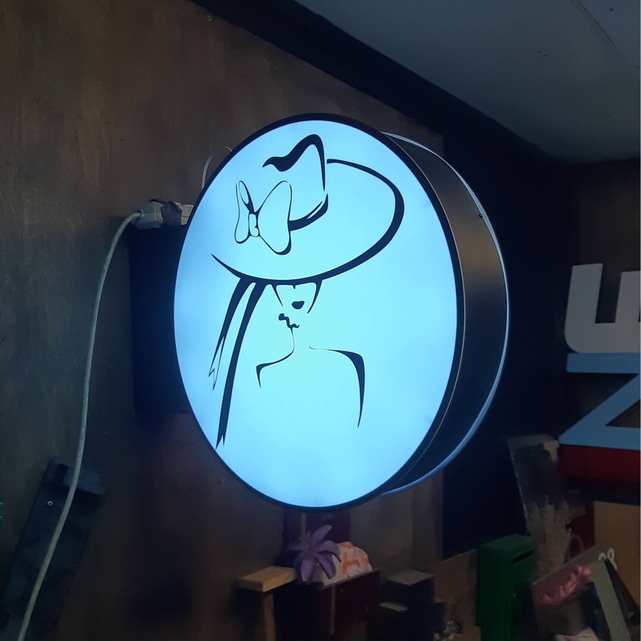 isikli-yuvarlak-tabela